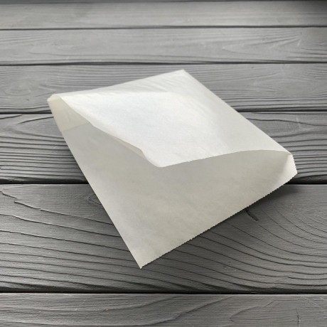 Уголок бумажный белый 160х140 мм 197Ф