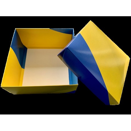 Коробка для подарков флаг 195х195х97мм